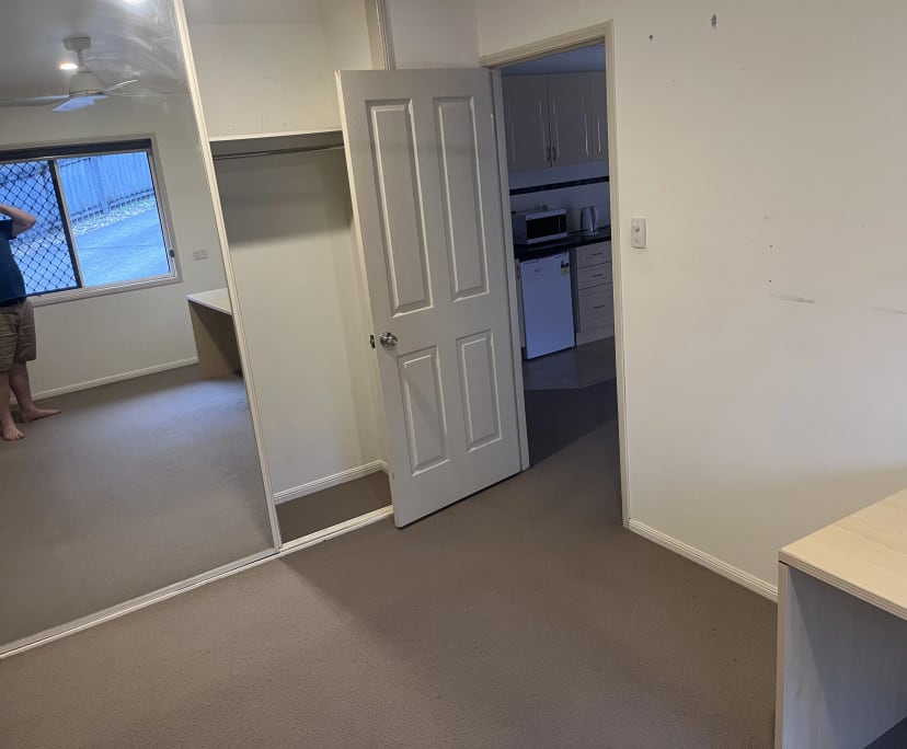 Room in a share house