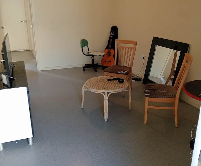 Unfurnished room in a share house