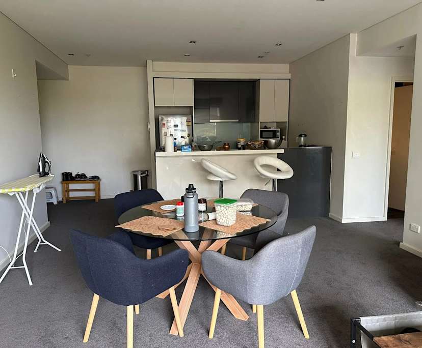 Furnished room with ensuite in a flatshare