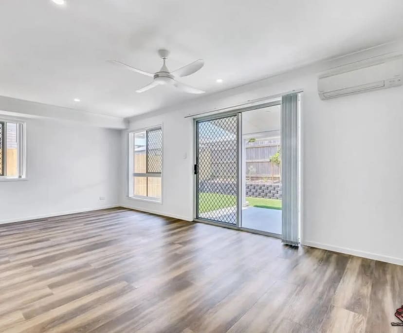 Unfurnished room in a share house