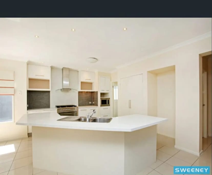 $210, Share-house, 5 bathrooms, Caroline Springs VIC 3023