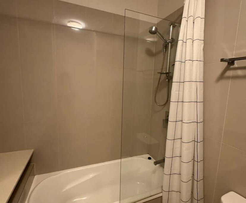 $350, Flatshare, 2 bathrooms, East Brisbane QLD 4169