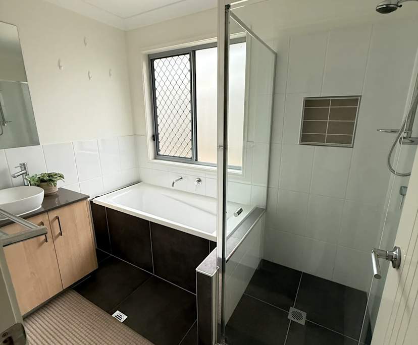 Room in a share house
