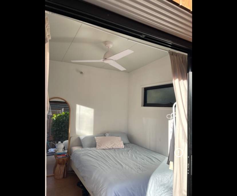 Room in a share house