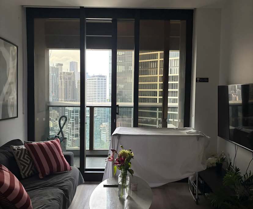 Furnished room in a flatshare