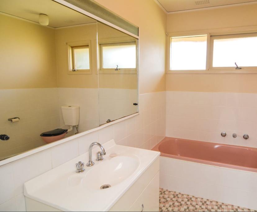Whole property with 4 rooms for rent
