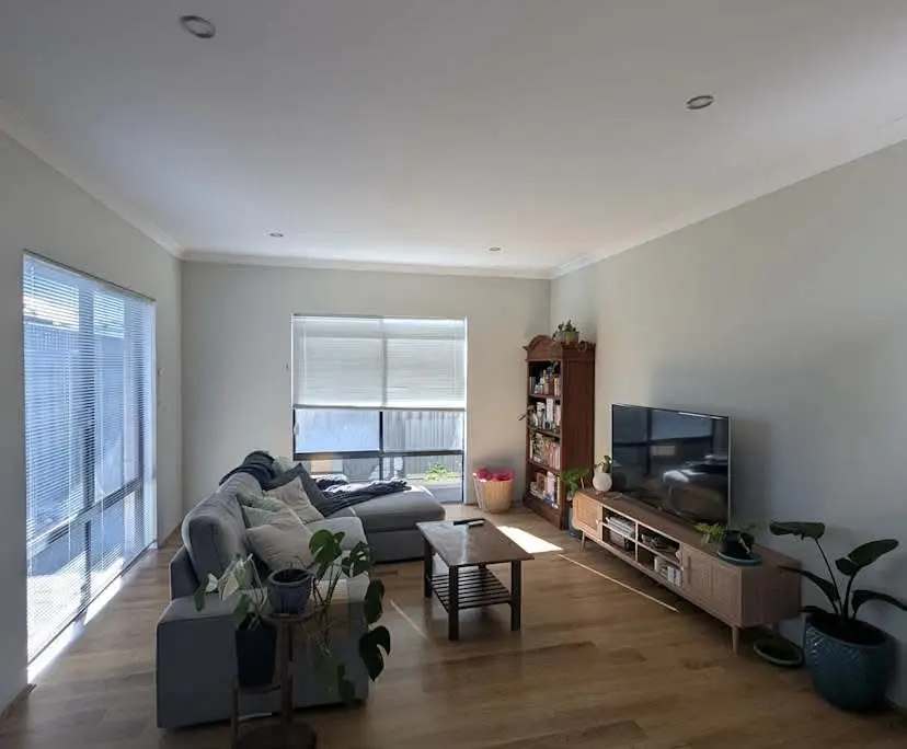 Room in a share house