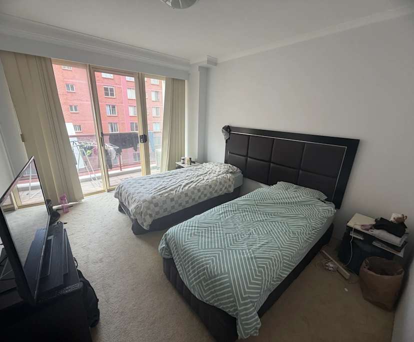 Furnished room with ensuite in a flatshare