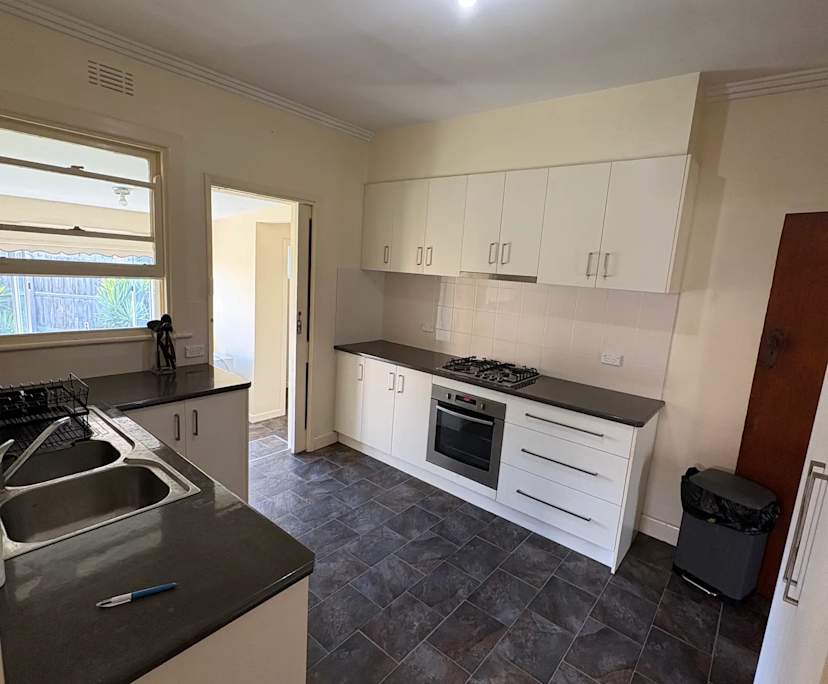 $220, Share-house, 3 bathrooms, Warrnambool VIC 3280