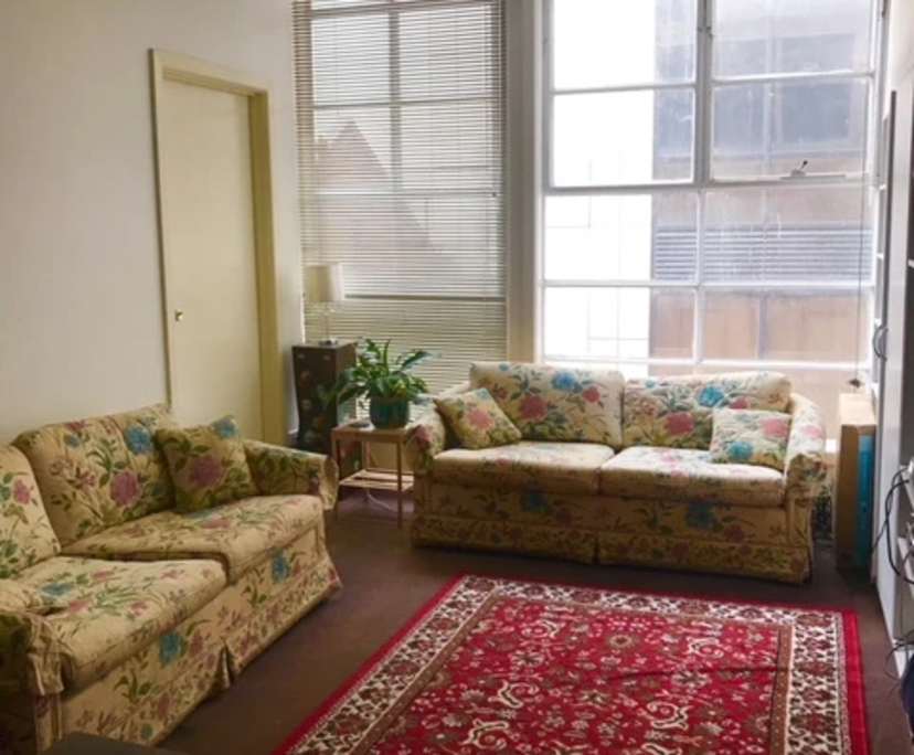 Furnished room in a flatshare