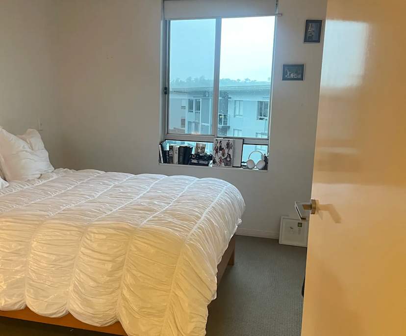 Unfurnished room in a flatshare