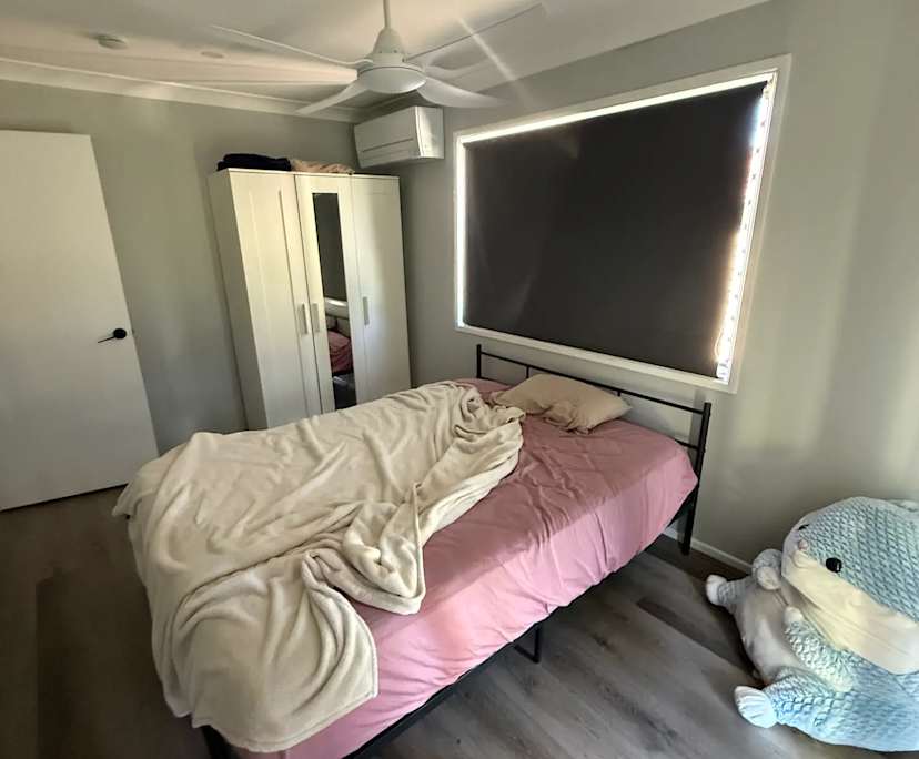 Room in a share house