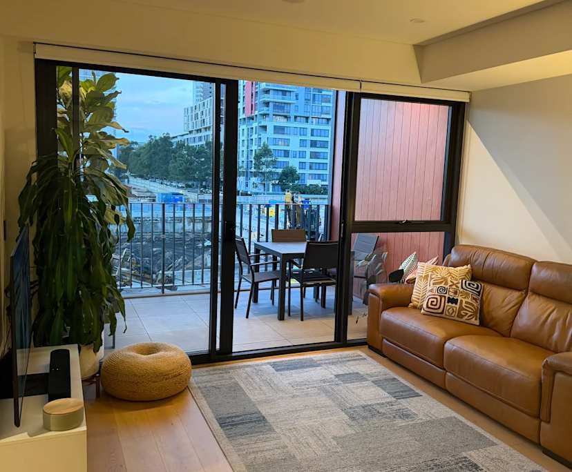 Furnished room with ensuite in a flatshare
