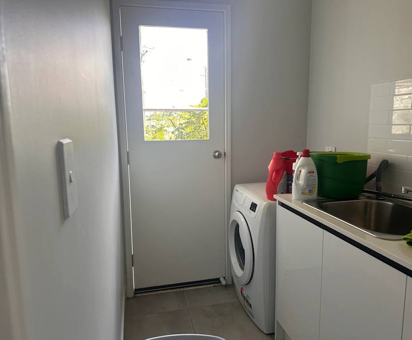 $650, Share-house, 4 bathrooms, Camp Hill QLD 4152