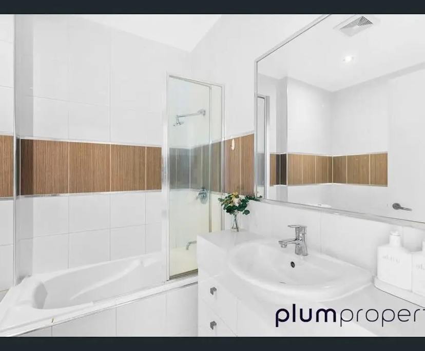 $350, Flatshare, 2 bathrooms, Saint Lucia QLD 4067