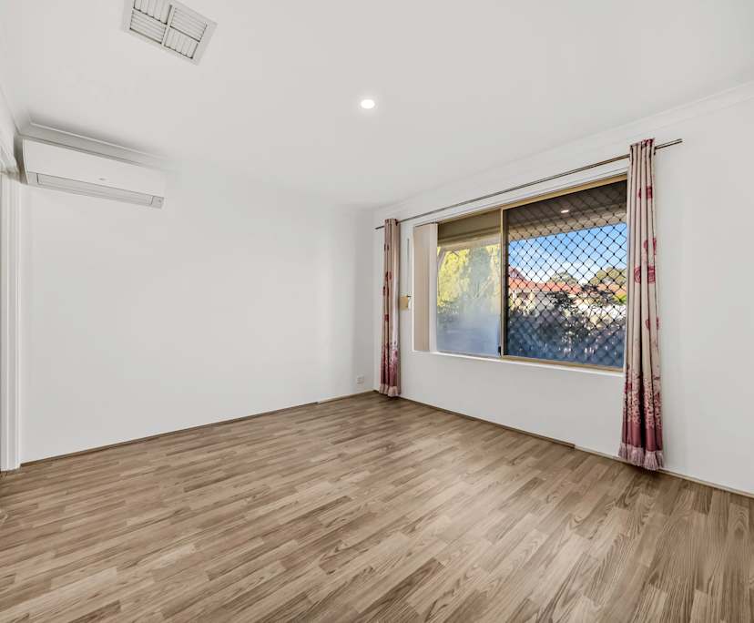 $899, Whole-property, 5 bathrooms, Atwell WA 6164