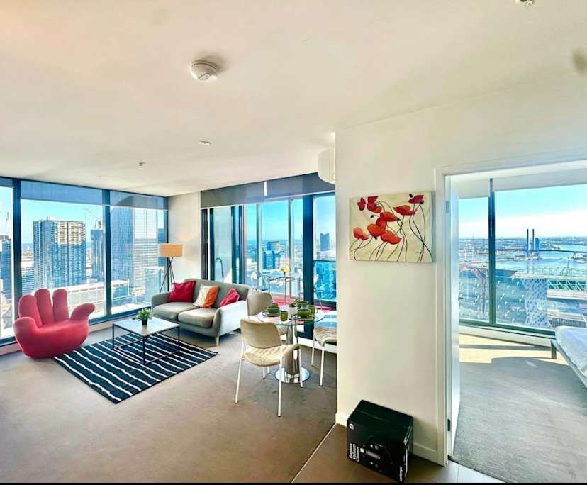 Furnished room with ensuite in a flatshare