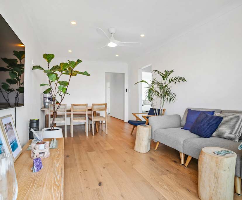 Furnished room in a flatshare