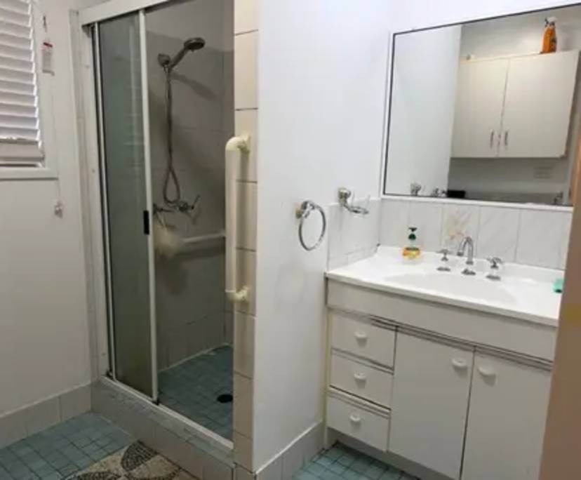 $240, Share-house, 3 bathrooms, Allenstown QLD 4700