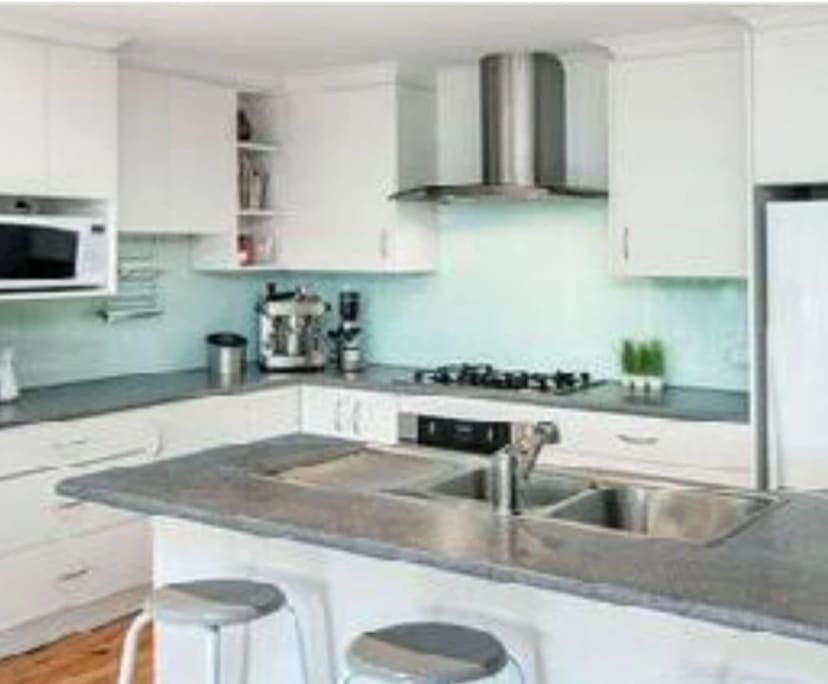 $280, Student-accommodation, 6 bathrooms, Blackburn South VIC 3130