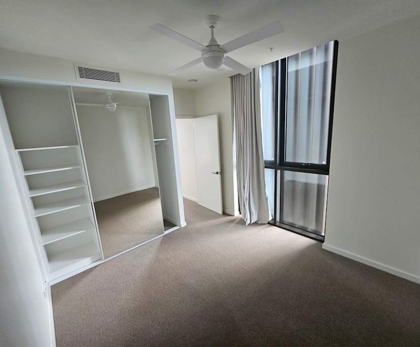 Unfurnished room in a flatshare