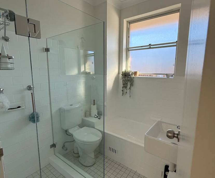 $680, 1-bed, 1 bathroom, Kogarah NSW 2217