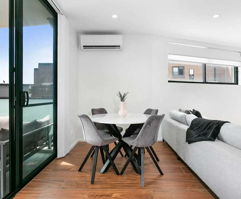 $375, Share-house, 2 bathrooms, Peakhurst NSW 2210