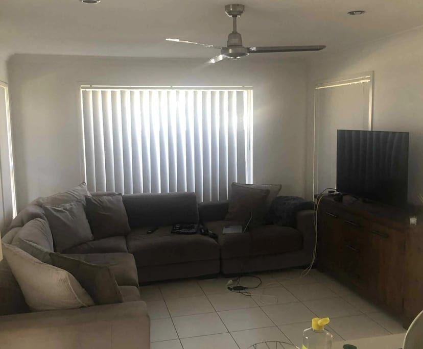 Room in a share house
