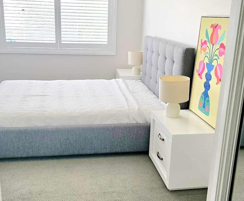 Furnished room with ensuite in a flatshare