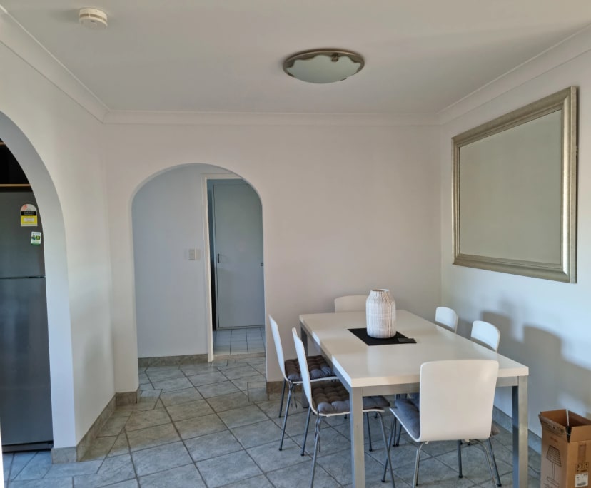 Furnished room in a flatshare