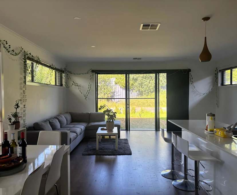 Room in a share house