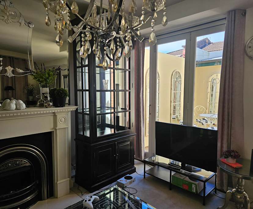 Furnished room with own bathroom