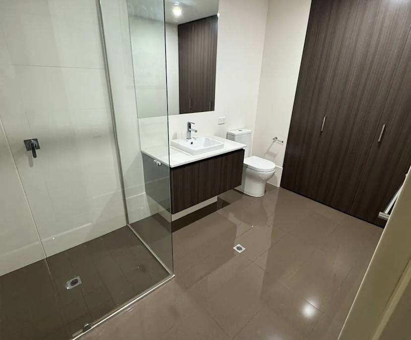 Unfurnished room with own bathroom