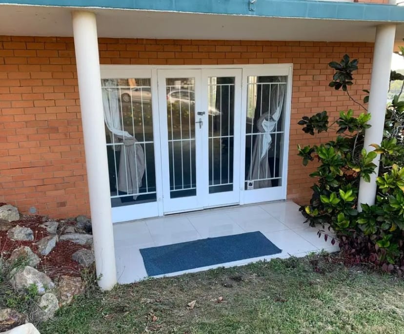 Room for Rent in Holland Park West, Brisbane 250,...