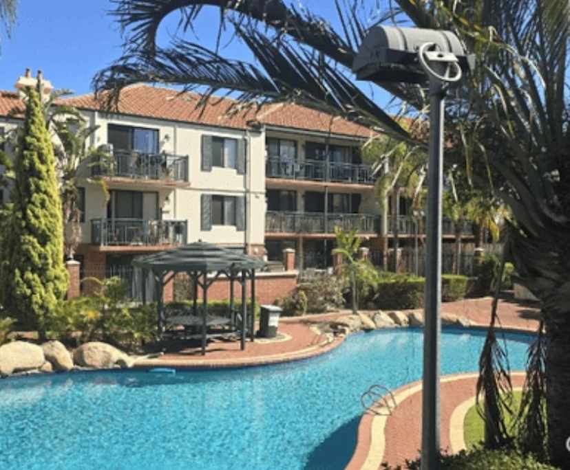 Furnished room in a flatshare