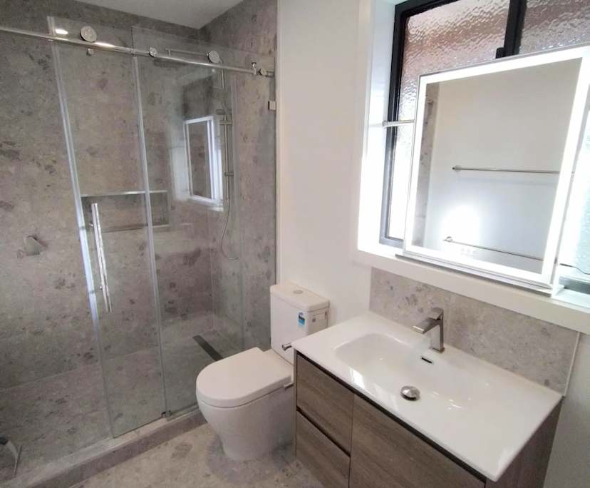 Furnished room with own bathroom