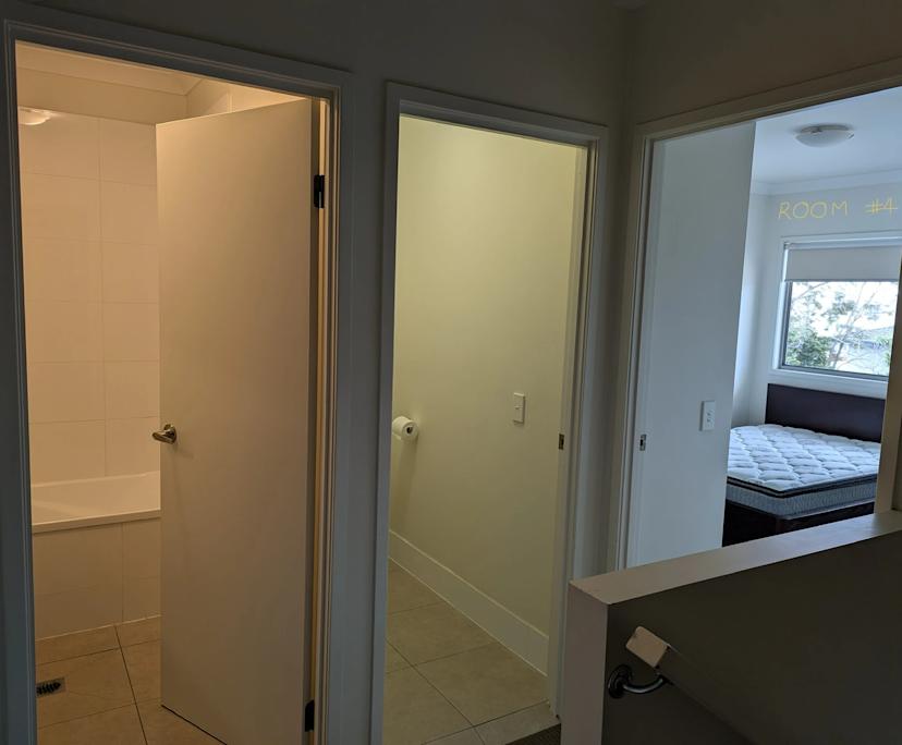 $250, Share-house, 4 bathrooms, Coopers Plains QLD 4108