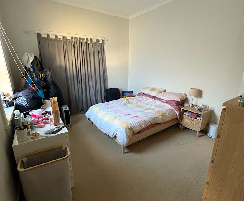 Unfurnished room in a flatshare