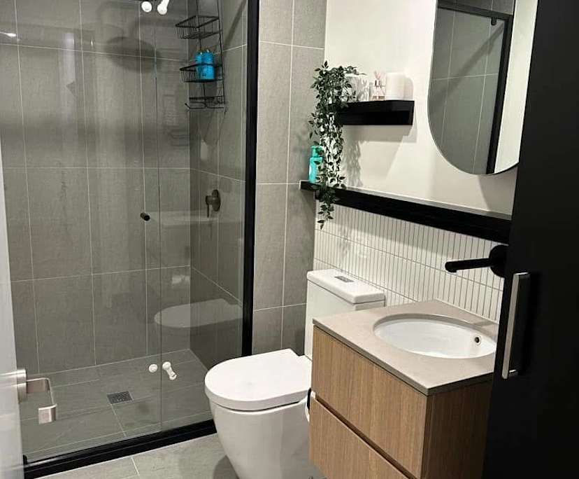 Furnished room with own bathroom