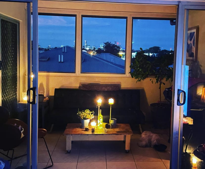 Furnished room in a flatshare