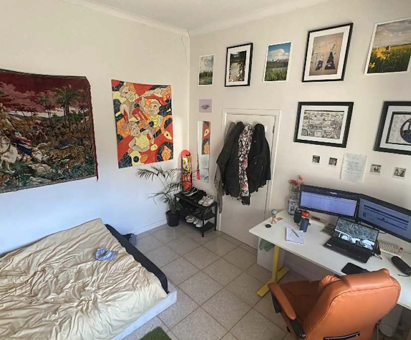 Unfurnished room in a share house