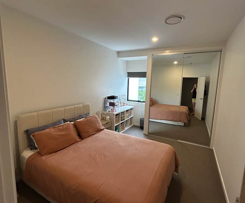 Unfurnished room with own bathroom