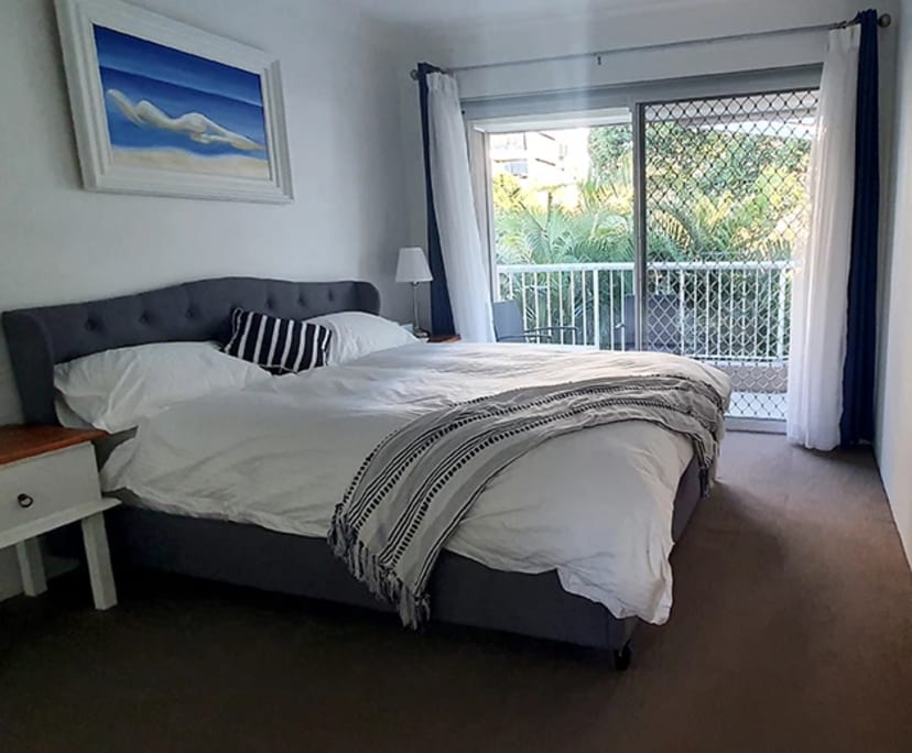 Furnished room with ensuite in a flatshare