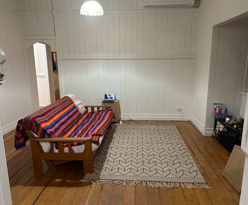 Room in a share house