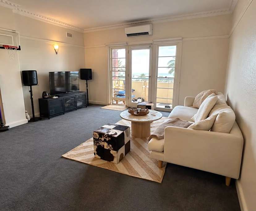 Whole property with 2 rooms for rent