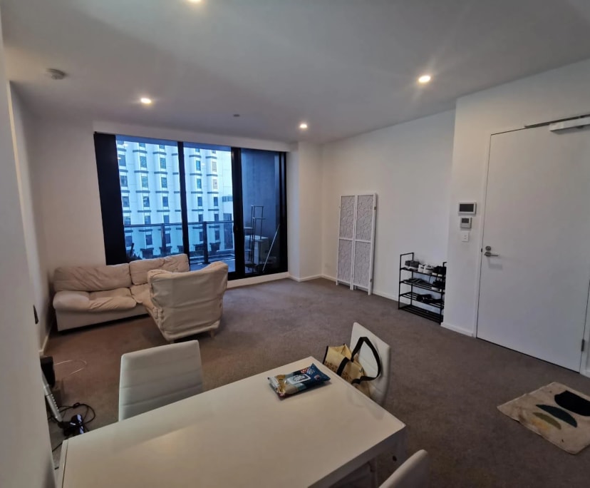 Furnished room in a flatshare