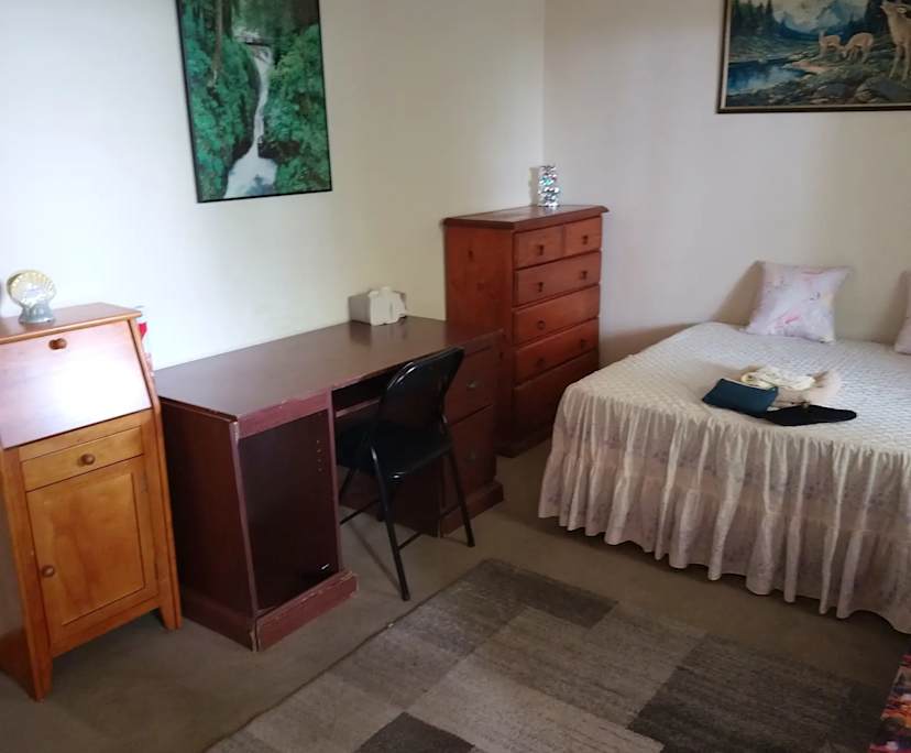 Furnished room in a share house