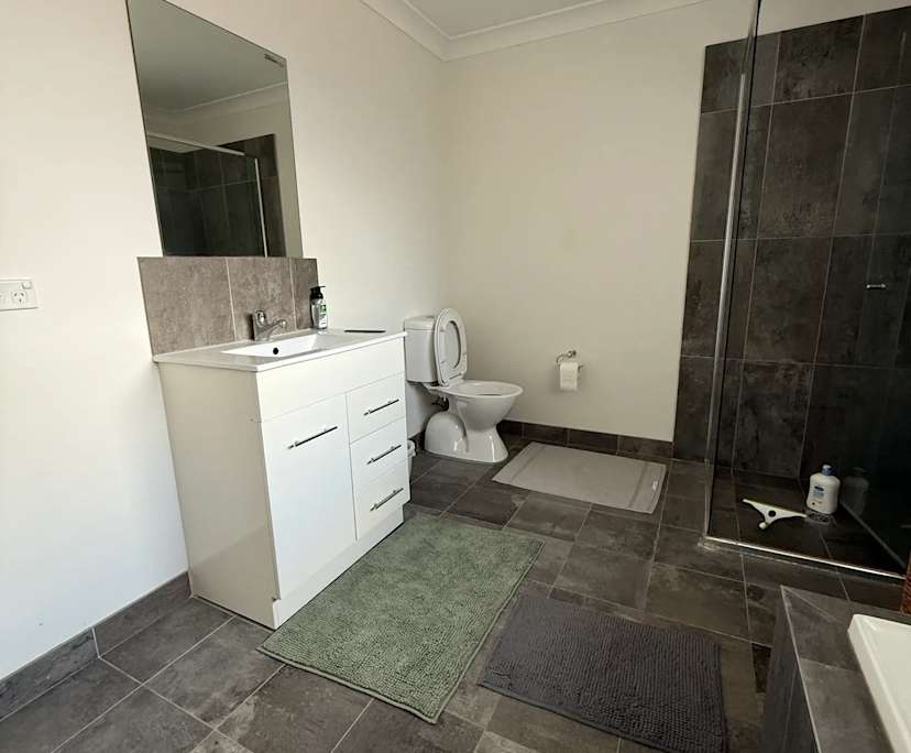 $350, Share-house, 3 bathrooms, Tallawong NSW 2762
