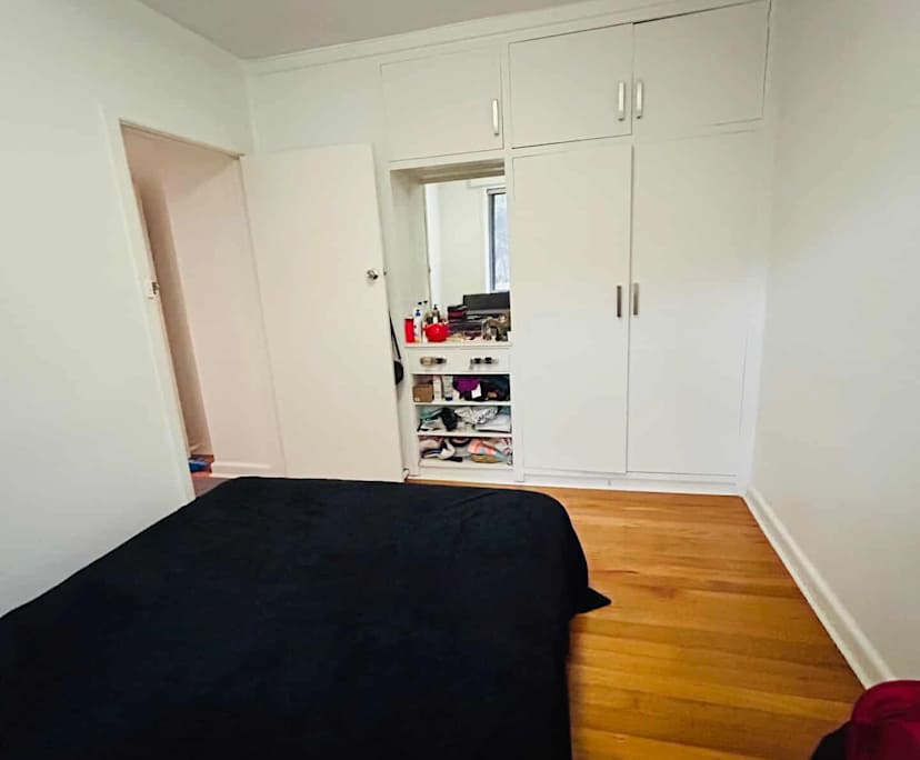 Unfurnished room in a flatshare
