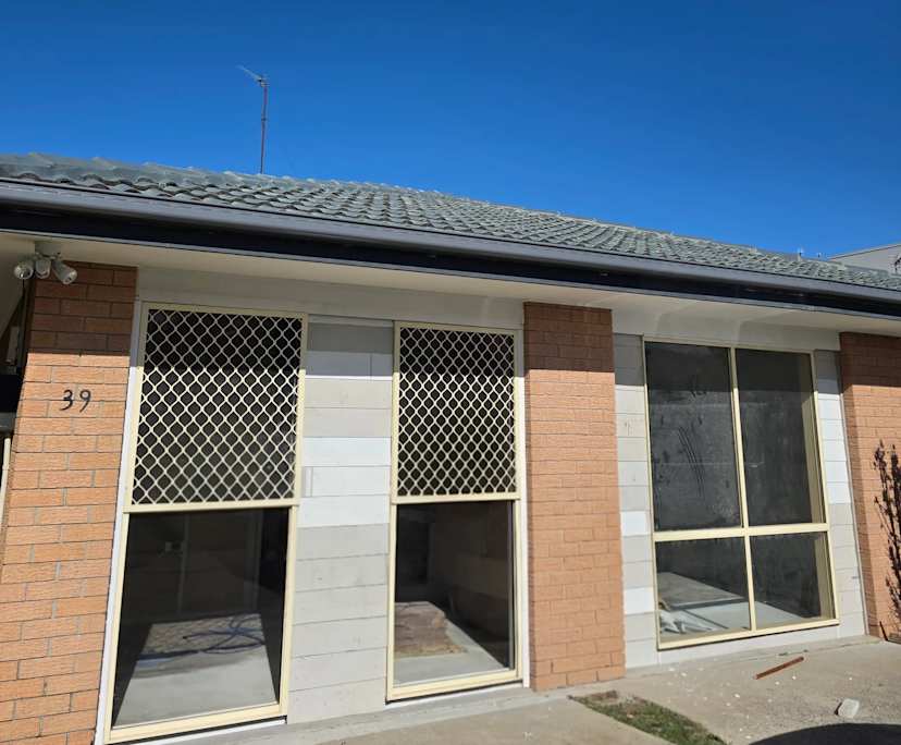 $1,100, Whole-property, 3 bathrooms, Miami QLD 4220